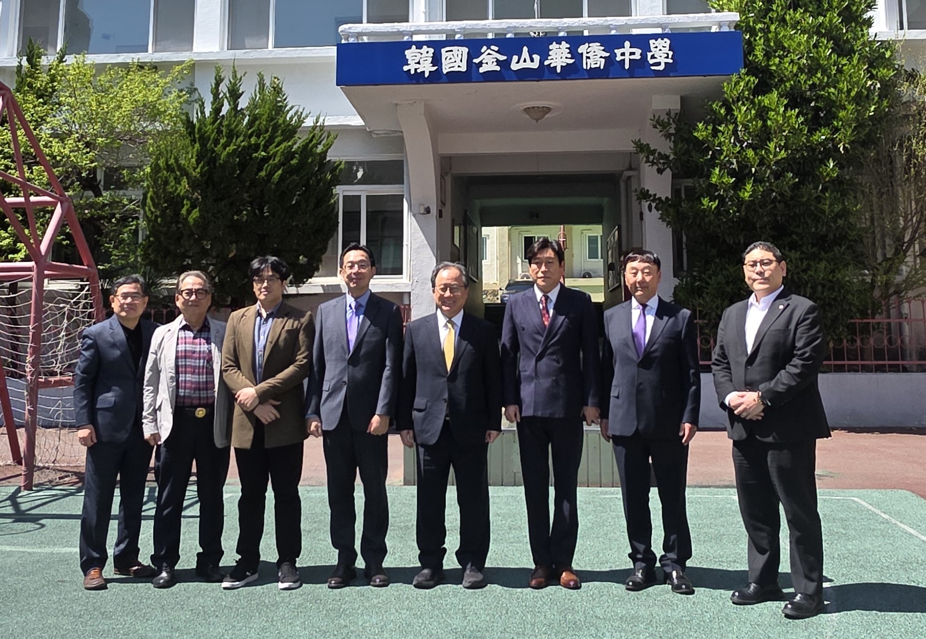 (20260408)李中漢、金錫俊訪視釜山華僑學校　   關懷學童促進校園改善 